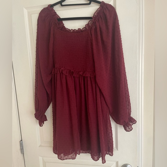 Large burgundy dress - Picture 1 of 2